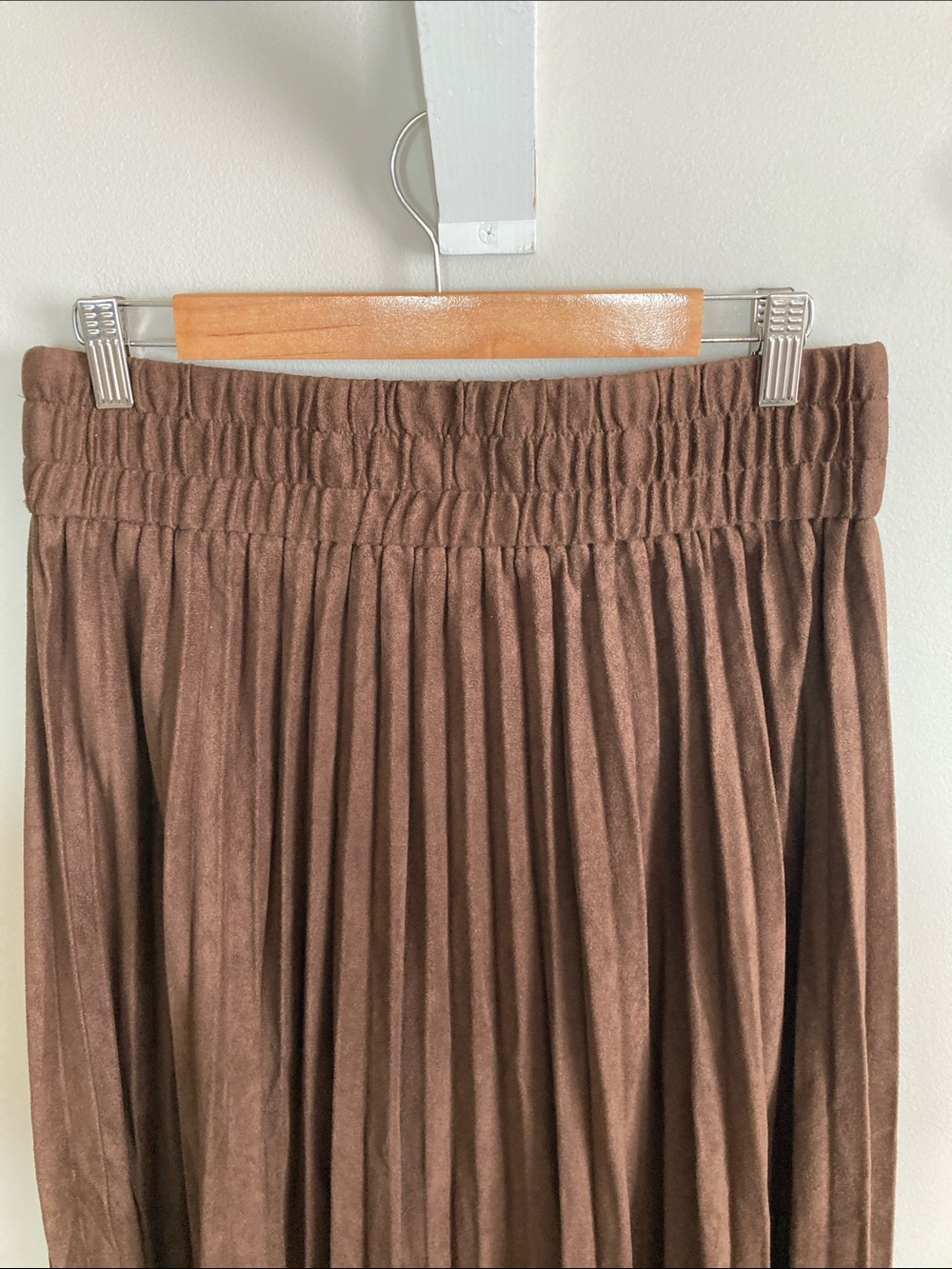 Laffaire Pleated Brown Faux Suede Midi Skirt with Belt, Size Small - Picture 9 of 12